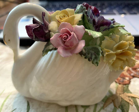 Floral Giftware Swan Pot Floral - No Box