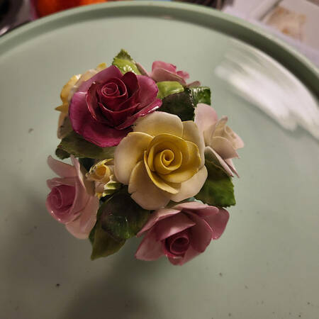 Floral Giftware Roses In White Vase - No Box