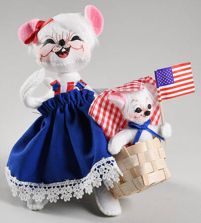 Patriotic Mice 4th Of July Picnic Mouse Couple - No Box