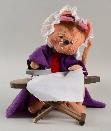 Occupation Mice Ironing Day Housewife Mouse - No Box