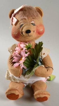 Annalee Dolls Girl Bear With Flowers - No Box