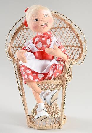 Annalee Dolls Heathers Heart In Chair - No Box