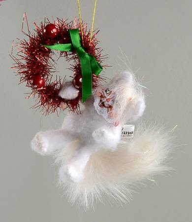 Annalee Christmas Ornaments Mischievous Kitty Cat On Wreath  - No Box