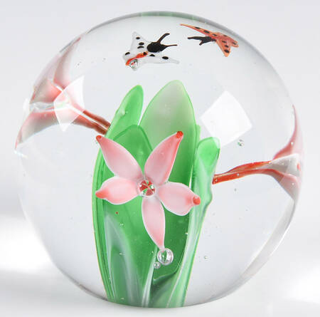 Avita Inc Paperweights Flowers,Leaves,Butterflies - No Box