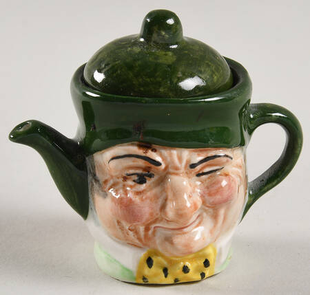 Character Teapot Sam Weller - No Box