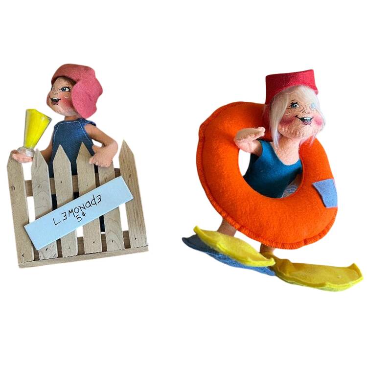 Social Event Exclusives Darla With Inner Tube - No Box
