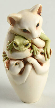 Adam Binders Edition Boxes Kiss 'N' Cuddle Frog - With Box by Adam Binder Editions