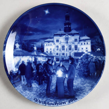 German Christmas Plates Christmas Eve At Luneberg - With Box Bx41a