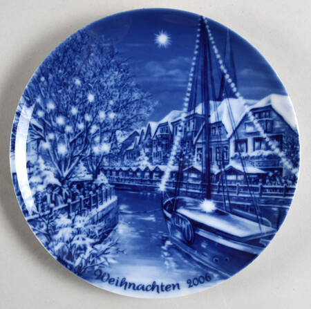German Christmas Plates Historical Town Of Buxehude-German Versi - With Box 37a