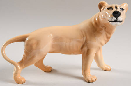 Beswick Figurine Lioness Facing Right-Golden Brown - No Box