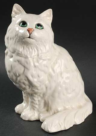 Beswick Figurine Persian Cat Seated Looking Up - No Box