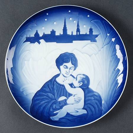 Christmas Remembered Plate by Bing &amp; Grondahl