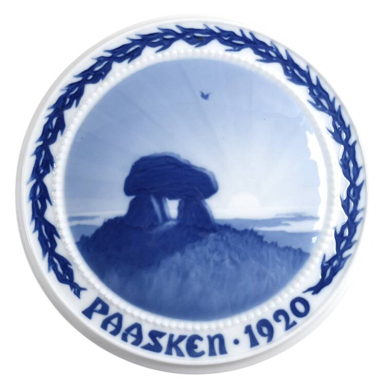 Easter Plates 1920-The Ancient Tomb - No Box