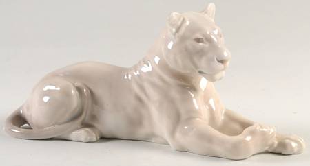 Animals-Wildlife Lioness - No Box