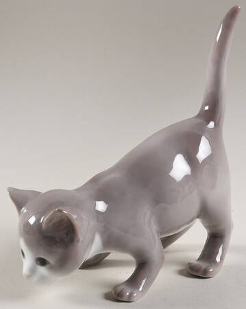Cats Gray Kittern Tail Up - No Box