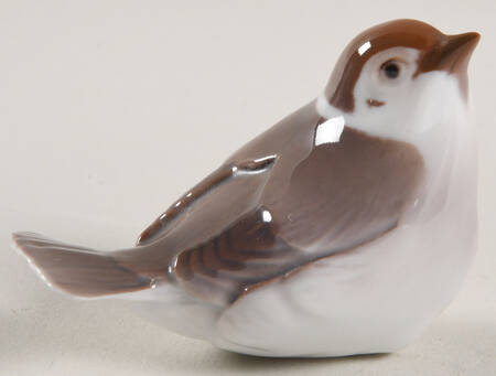 Birds Sparrow Raised Tail - No Box