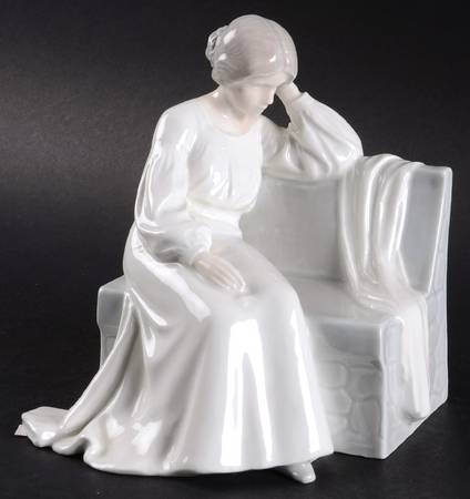 Adults with Children Woman Reading On Chair - No Box