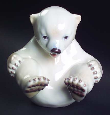 Animals-Wildlife Polar Bear Cub Feet Up - No Box