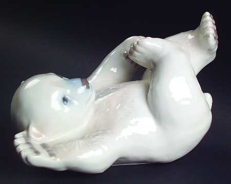Animals-Wildlife Polar Bear Cub On Back - No Box