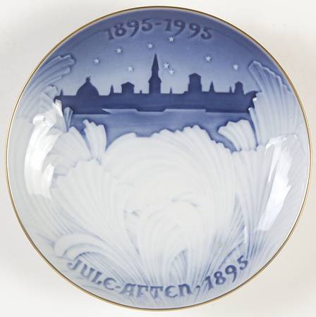 Centennial Christmas Plate Behind The Frozen Window - Boxed