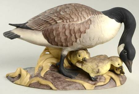 Boehm Birds Canada Goose-Female With Goslings - No Box