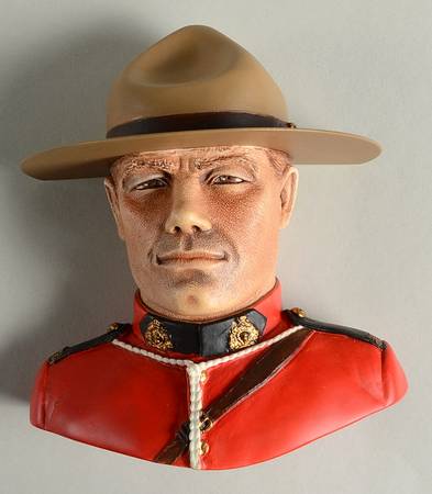 Character Head Plaques Royal Canadian Mounted Policeman - No Box