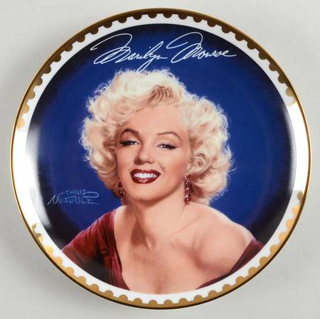 Marilyn Monroe-Gold Radiant In Red - No Box