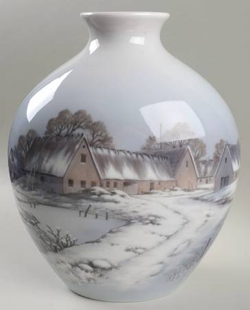 Bing & Grondahl Vase Village Winter Scene Vase - No Box