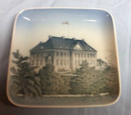 Bing & Grondahl Giftware Square Tray/Building - No Box