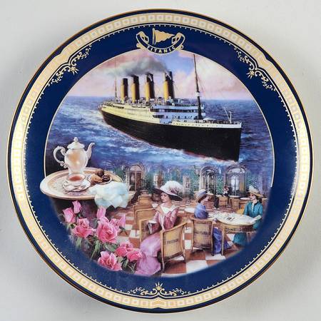 Titanic: Queen of The Ocean The Cafe Parisien - No Box