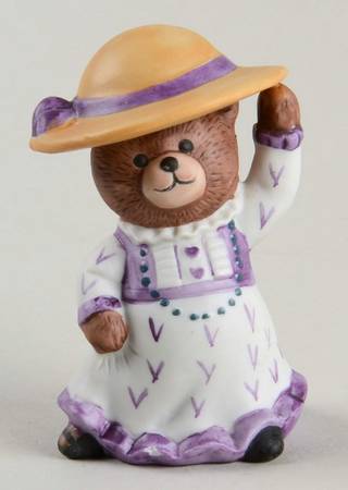 Bears of Distinction Merry Matilda - Boxed