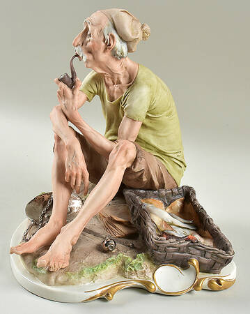 Cappe Figurines Old Man W/ Pipe - No Box