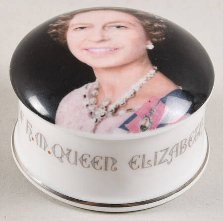 Crown Staffordshire Royalty Giftware Elizabeth Ii Silver Jubilee Box- Face - No Box