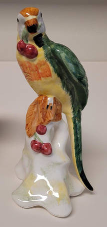 Chelsea House Figurines Parrot-Green Wings - No Box