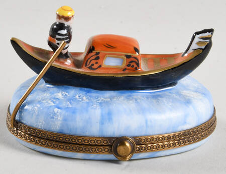Chanille Limoges Boxes Gondola - No Box