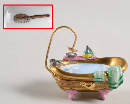 Chanille Limoges Boxes Clawfoot Bathtub-Gold - No Box