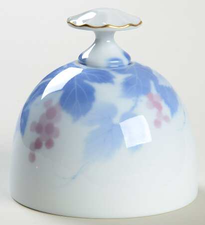 Great Porcelain Houses of The World-Bell Fukagawa - No Box