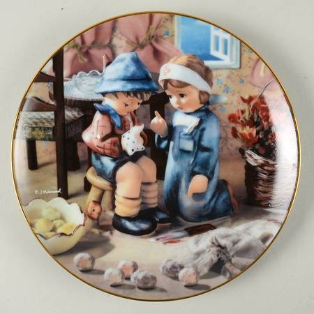 Little Companions Hummel Plates Tender Loving Care - No Box