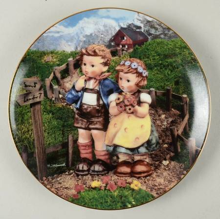 Little Companions Hummel Plates Country Crossroads - No Box