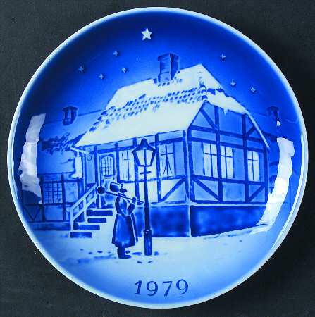 Svend Jensen Christmas Plate Old Street Lamp - No Box