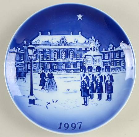 Svend Jensen Christmas Plate Amalienborg Palace Square - Boxed