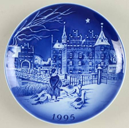 Svend Jensen Christmas Plate Everything In Its Right Place - No Box