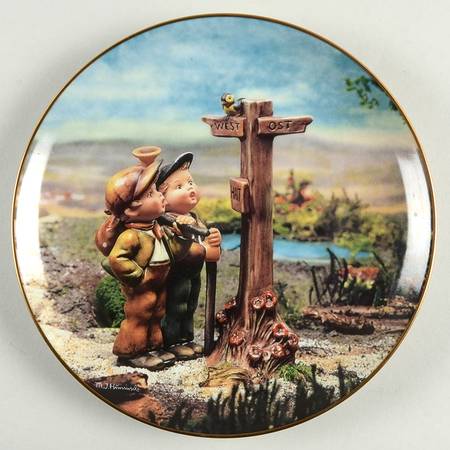 Hummel Calendar Plate March-Windy Crossroads - No Box