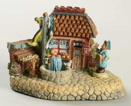 Miniature Hummelscape Postman - No Box