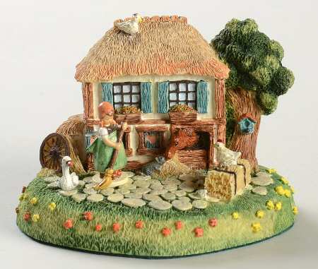 Miniature Hummelscape Little Sweeper - Boxed