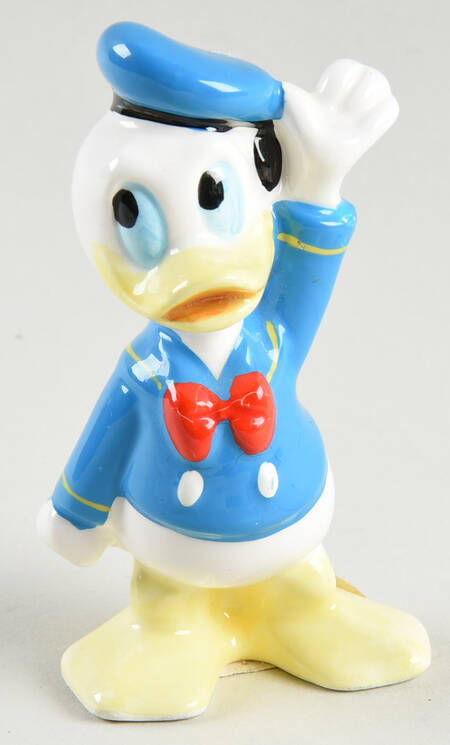 Disney Figurines Donald Waving - No Box
