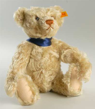Steiff Bears of the Year 2004 - Boxed