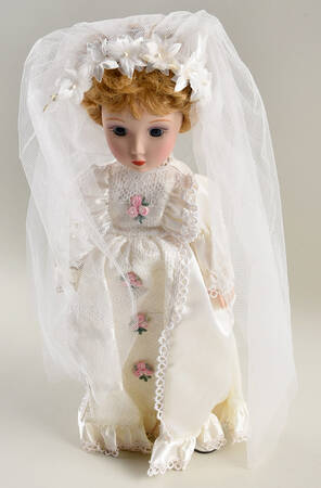 Brides of America Julia-A Victorian Bride - No Box
