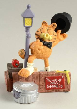 Garfield America's Favorite Cat Midnight Serenade - Boxed