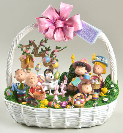 Peanuts Holiday Figurines Egg-Stravaganza - No Box